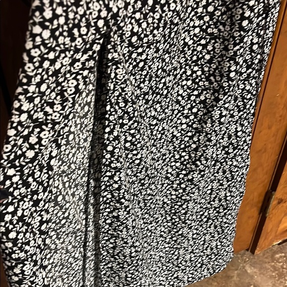 Premier Black and White Casual Maxi Sundress - Picture 5 of 8